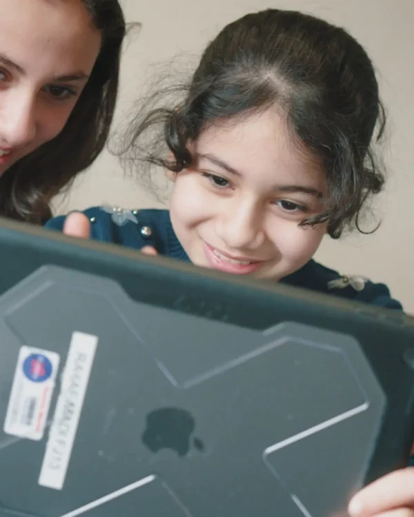 girl with ipad